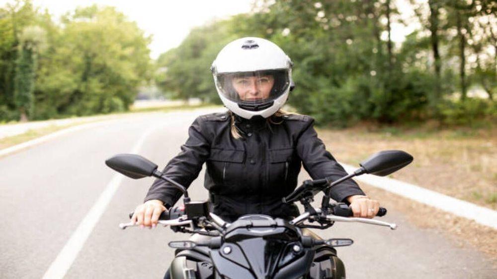 Bikes vs Cars​: Why More Women Choose Two Wheels in Urban India
