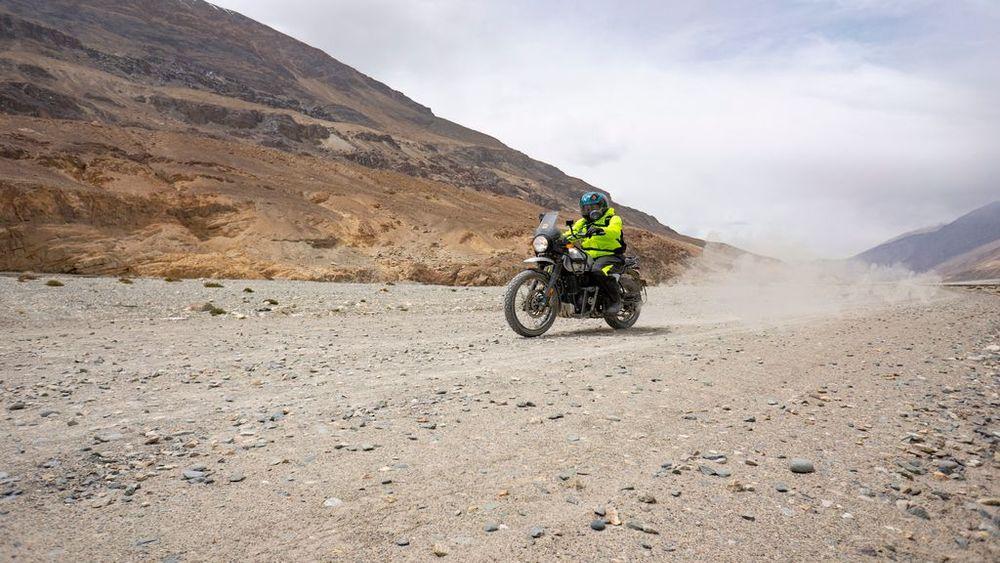 Choose Tyres for Long Ride: The Best Adventure Companion